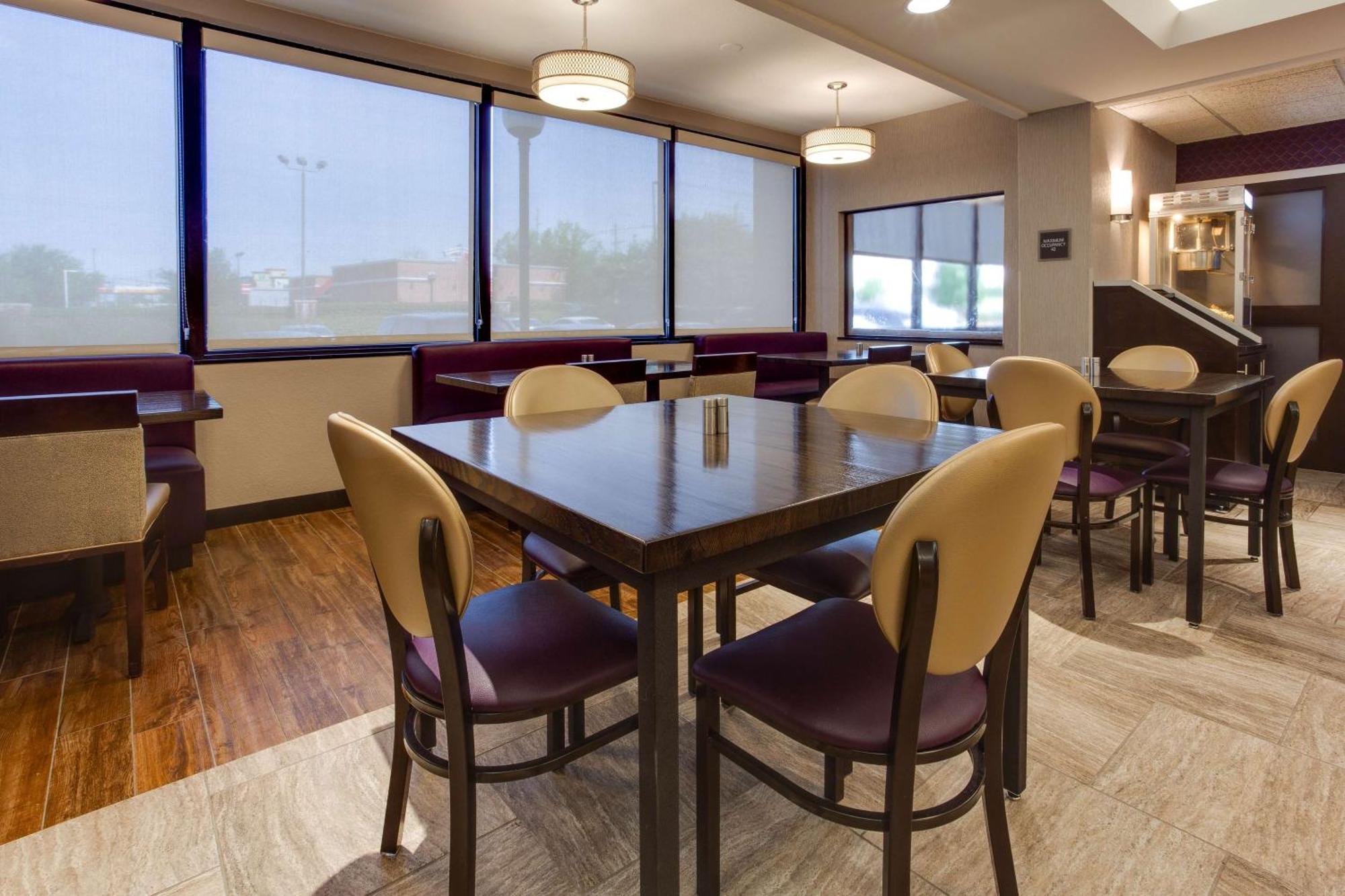 Drury Inn & Suites Louisville East Экстерьер фото
