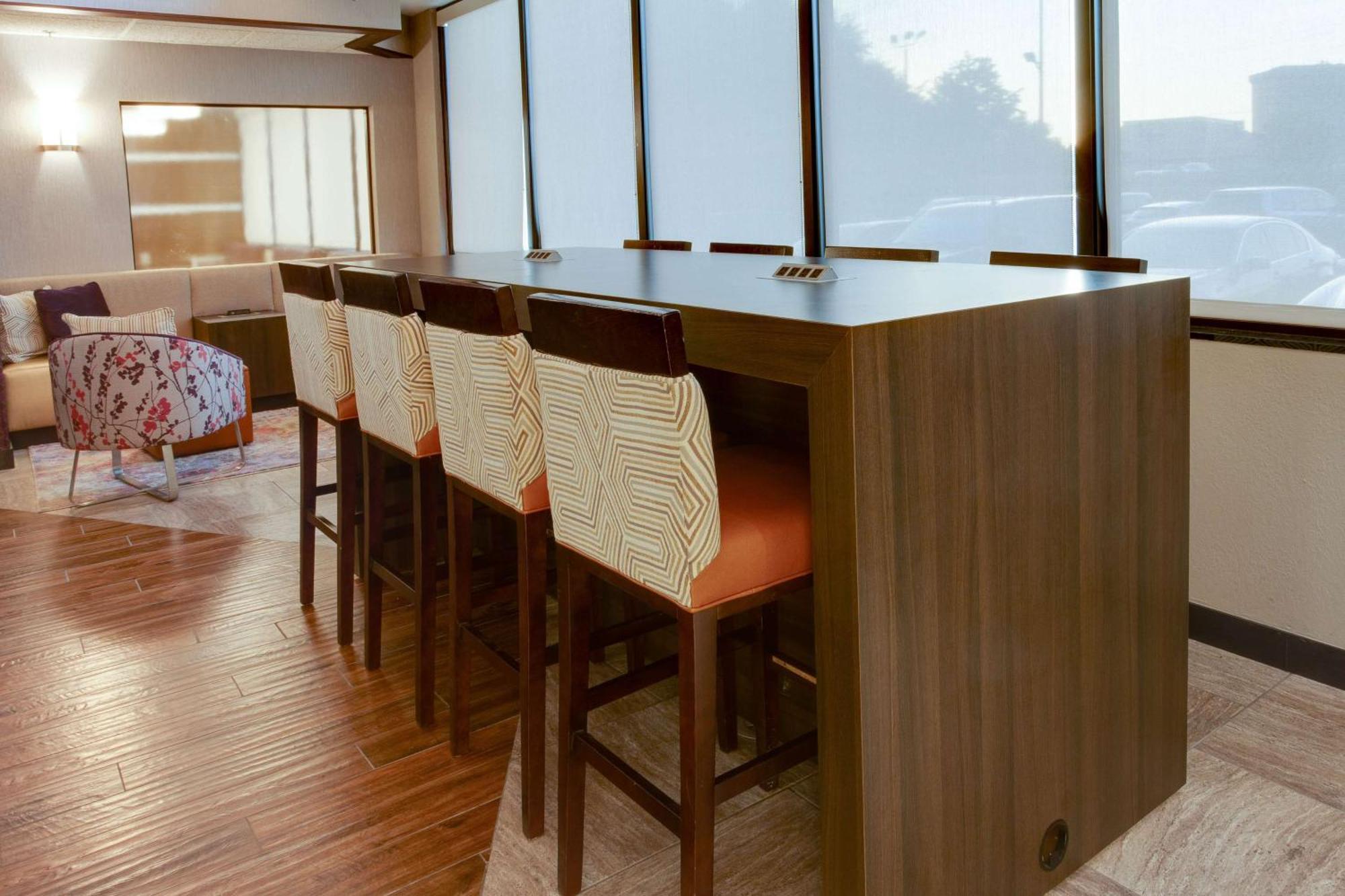Drury Inn & Suites Louisville East Экстерьер фото