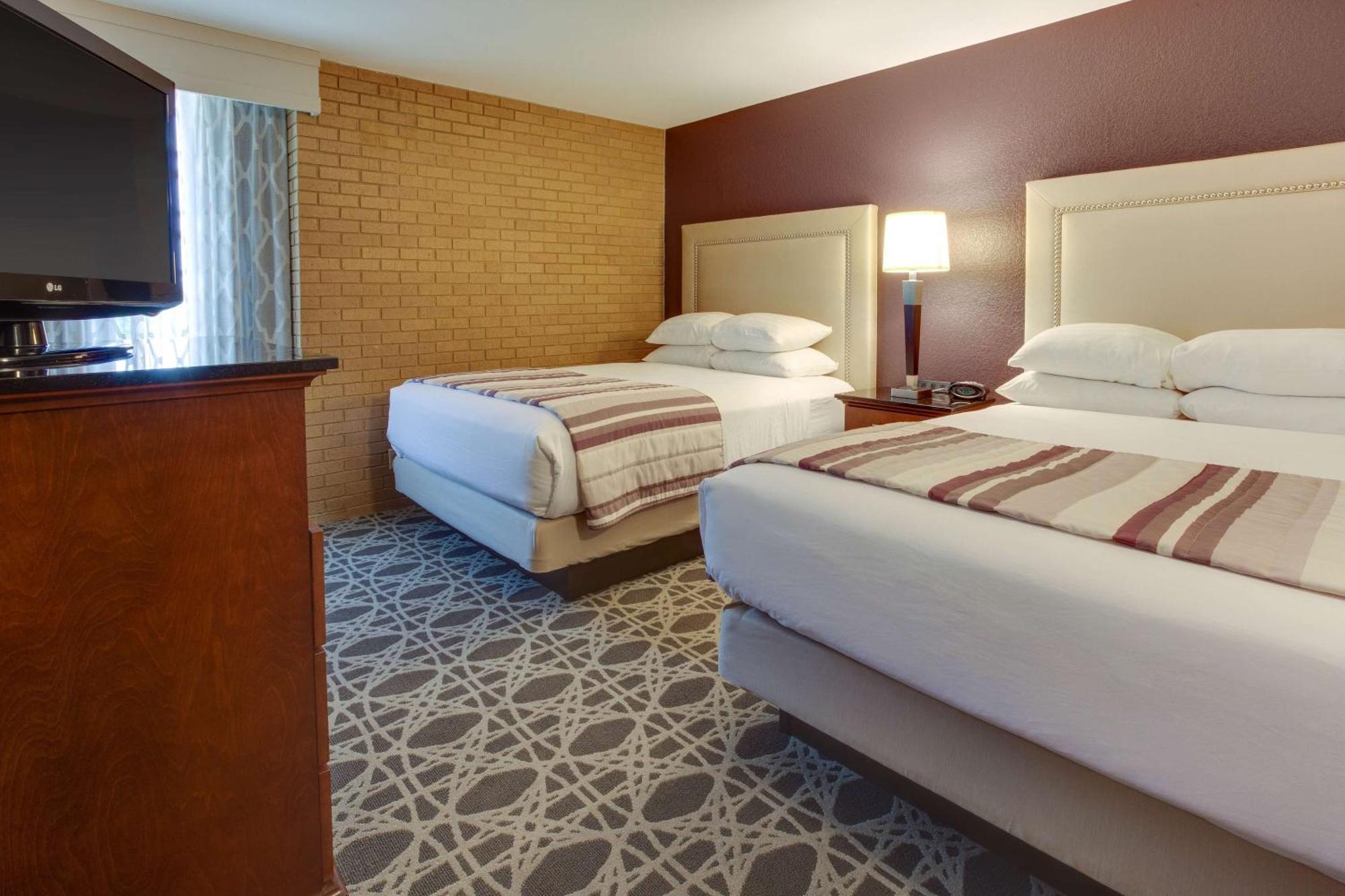 Drury Inn & Suites Louisville East Экстерьер фото