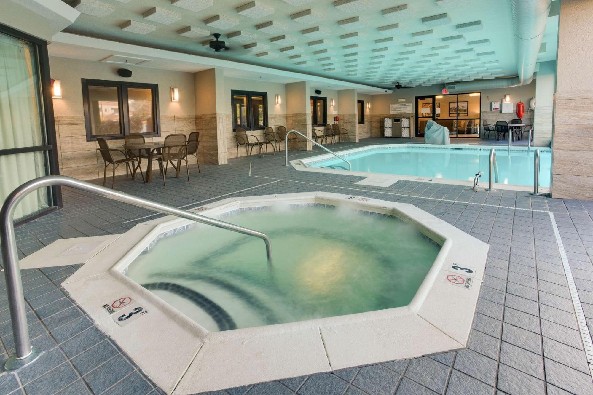Drury Inn & Suites Louisville East Экстерьер фото