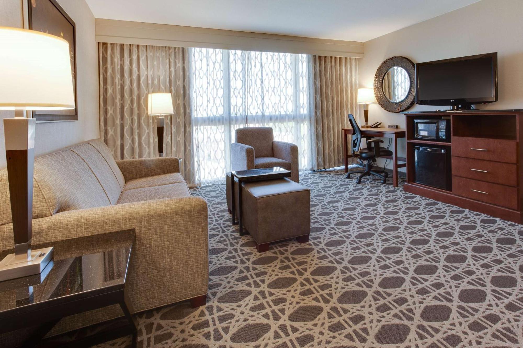 Drury Inn & Suites Louisville East Экстерьер фото
