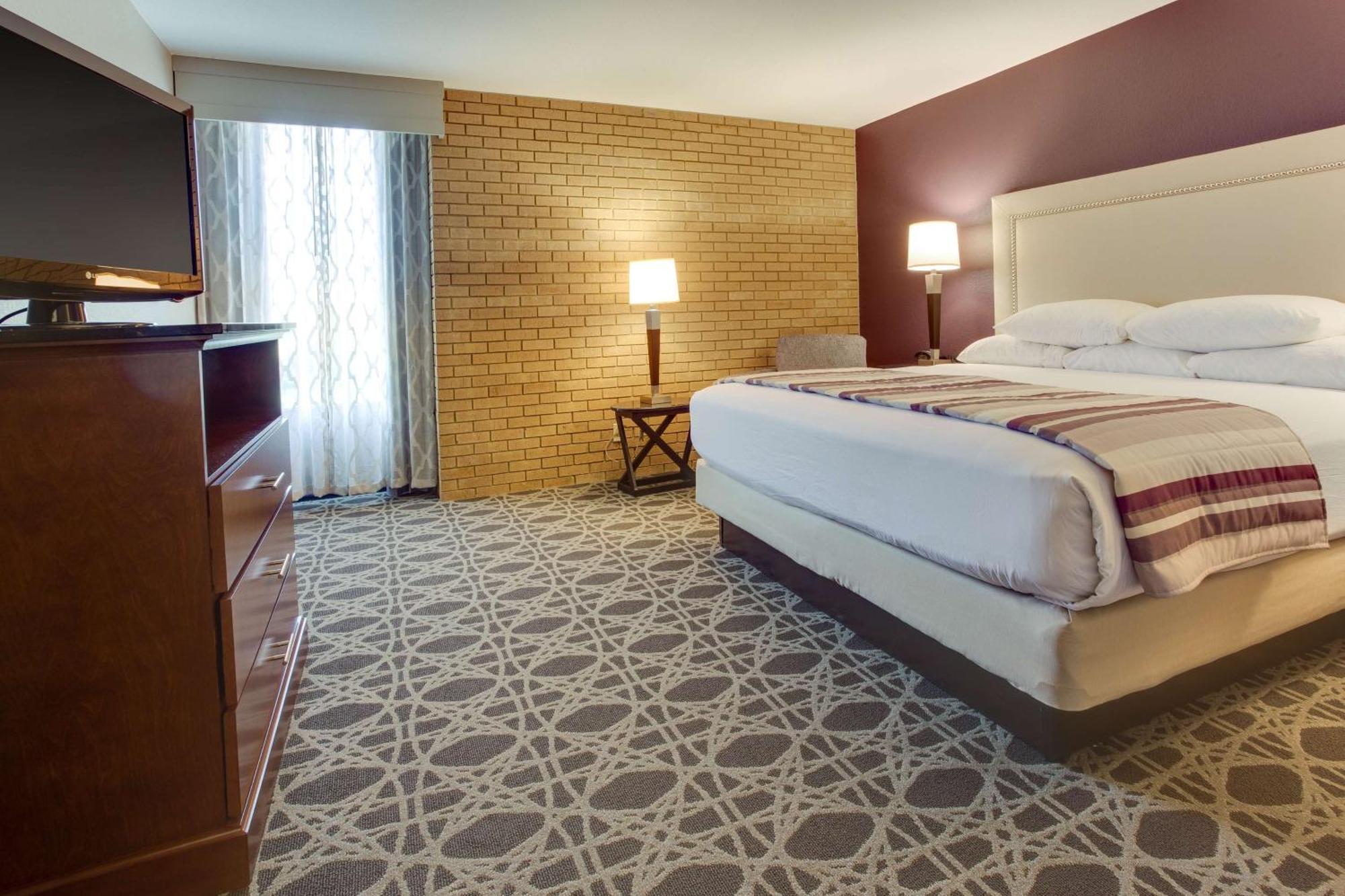 Drury Inn & Suites Louisville East Экстерьер фото