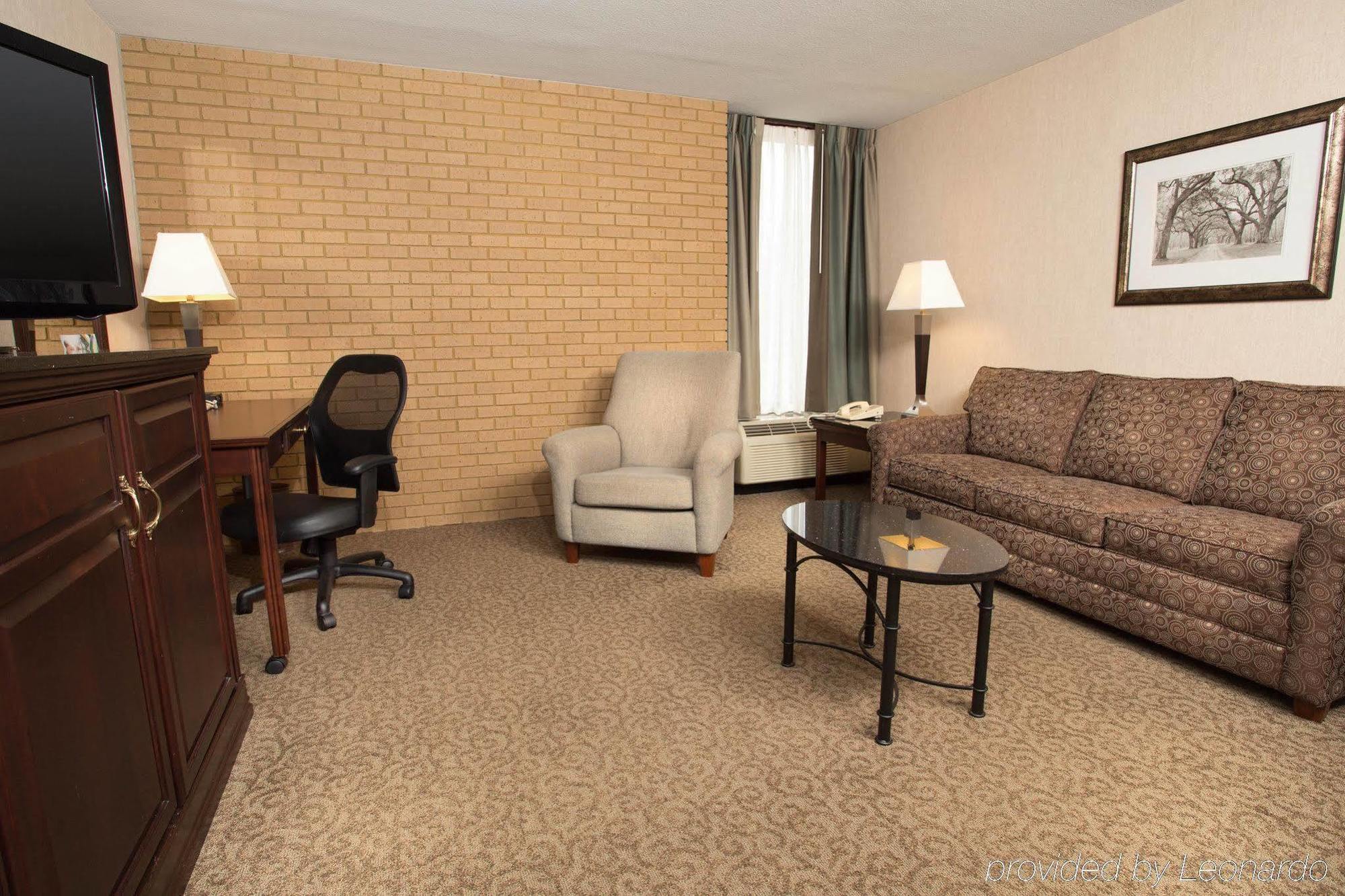 Drury Inn & Suites Louisville East Номер фото